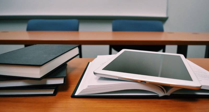 Transforming Education: The Power of Technology in Enhancing Learning Experiences"